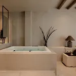 Апарт-отель Tesoro Elegant Escapes- Naxos City
