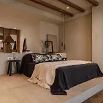 Апарт-отель Tesoro Elegant Escapes- Naxos City